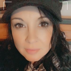 Meet your Posher, Carrie